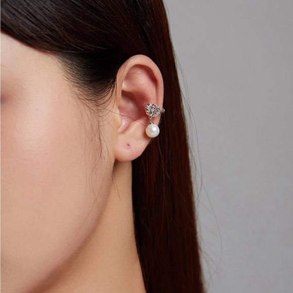 925 Sterling Bee Shell Pearl Ear Cuff for Women - Picture 5 of 9